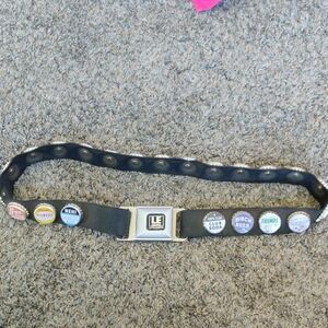 Little Earth Bottlecap Seatbelt Buckle Rubber Belt